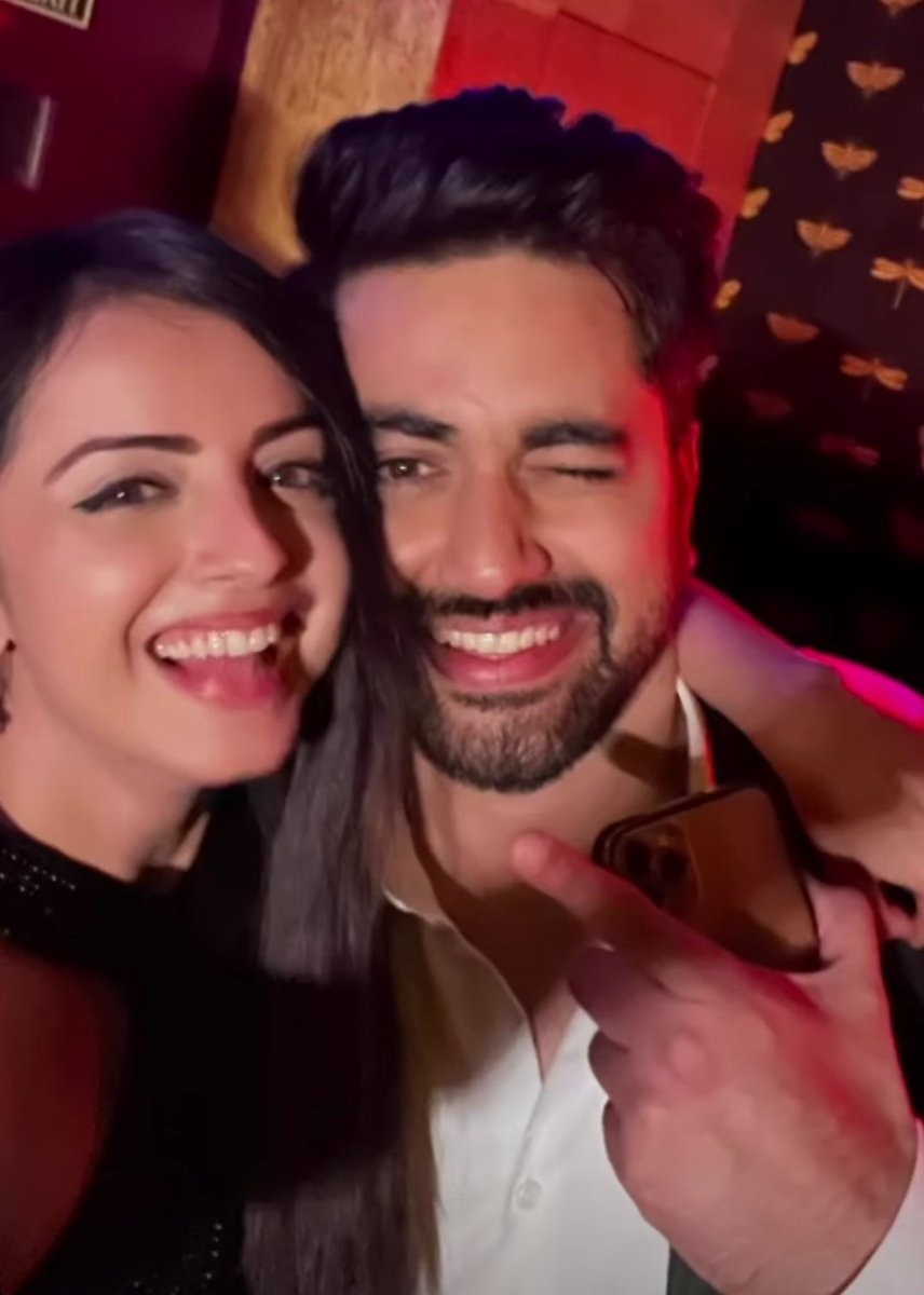 They r together after sooooo long 🤧♥️

#ShrenuParikh #ZainImam