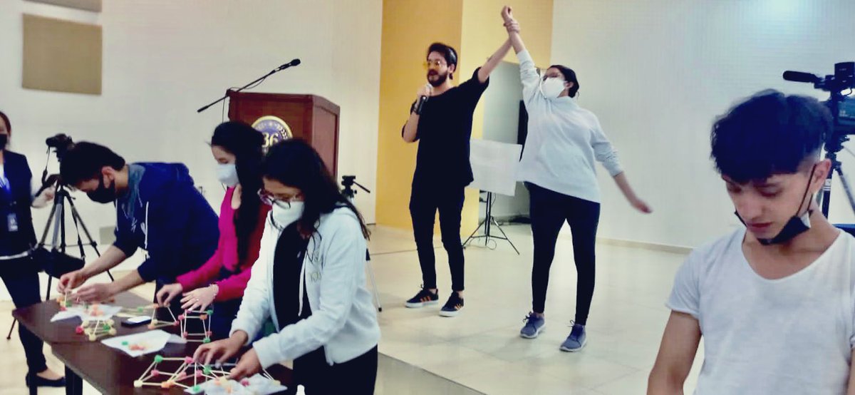 Uni_Indoamerica's tweet image. 🗣|En la #clausura del “#ColorFest 2.0”, los #estudiantes vivieron una tarde divertida y llena de conocimientos, en una gincana donde, además, hubo premios y compartieron con el #influencer y #youtuber, Pato Alvarado🤩👌.

#NacisteParaTriunfar💪
#DiseñoGráfico 
#Academia