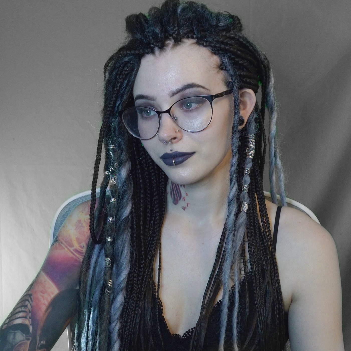 Kshipa on X: Im back! Streaming again. Come hang out and see what I did  to my hair lol t.cod1AQ5br81y t.coqVxCb8vv1a  X