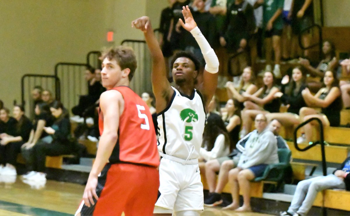 EricaLCross's tweet photo. @TweetsbyCoachP AJ Toney @ajtoney7 C/O 2022
Viera, FL
5’11” Guard 165 lbs. 
15.3 PPG Varsity Yrs (Average)                                            68.4% FTM 21-22 
50.3% FGM 21-22                                    2.5 RPG 21-22 https://t.co/59j25ecKYW