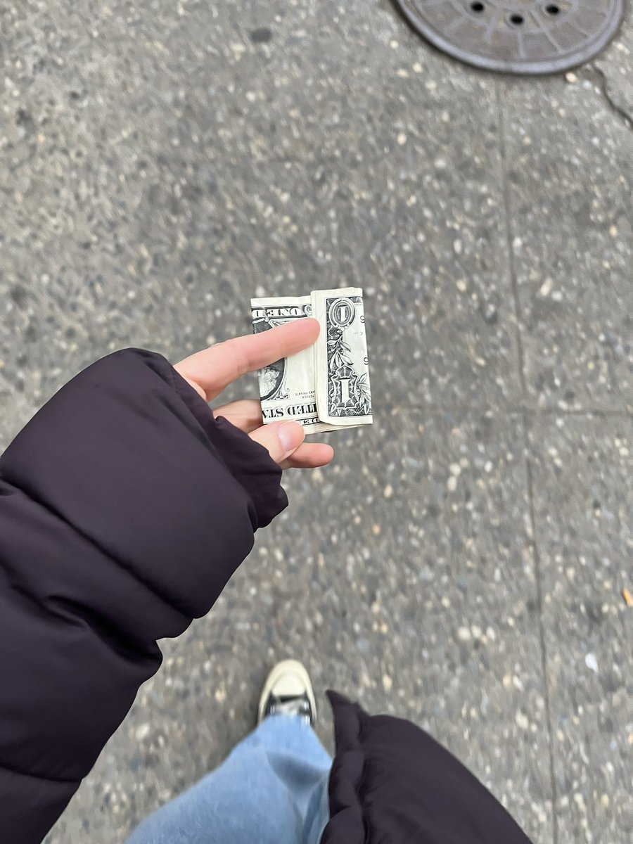 realceal's tweet image. Today