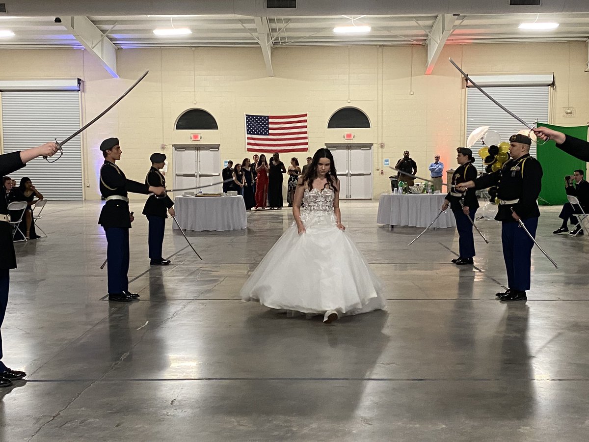 Lugoff-Elgin High tweet media