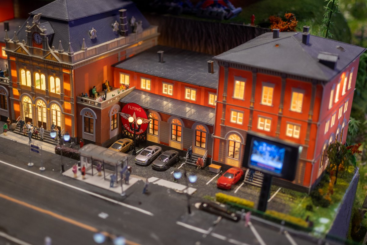 matthewfraboni's tweet photo. @locomoland, A one-of-a-kind model train and miniature world in Niagara Falls.
For more photos check out the News/Blog on https://t.co/CswbWPH5dh. #railway #niagarafalls #miniture #lego #modeltrains #ipixelca #ontario #modeltrains #modelrailroad #modelrailway #miniatureworld https://t.co/k52WMi6frd