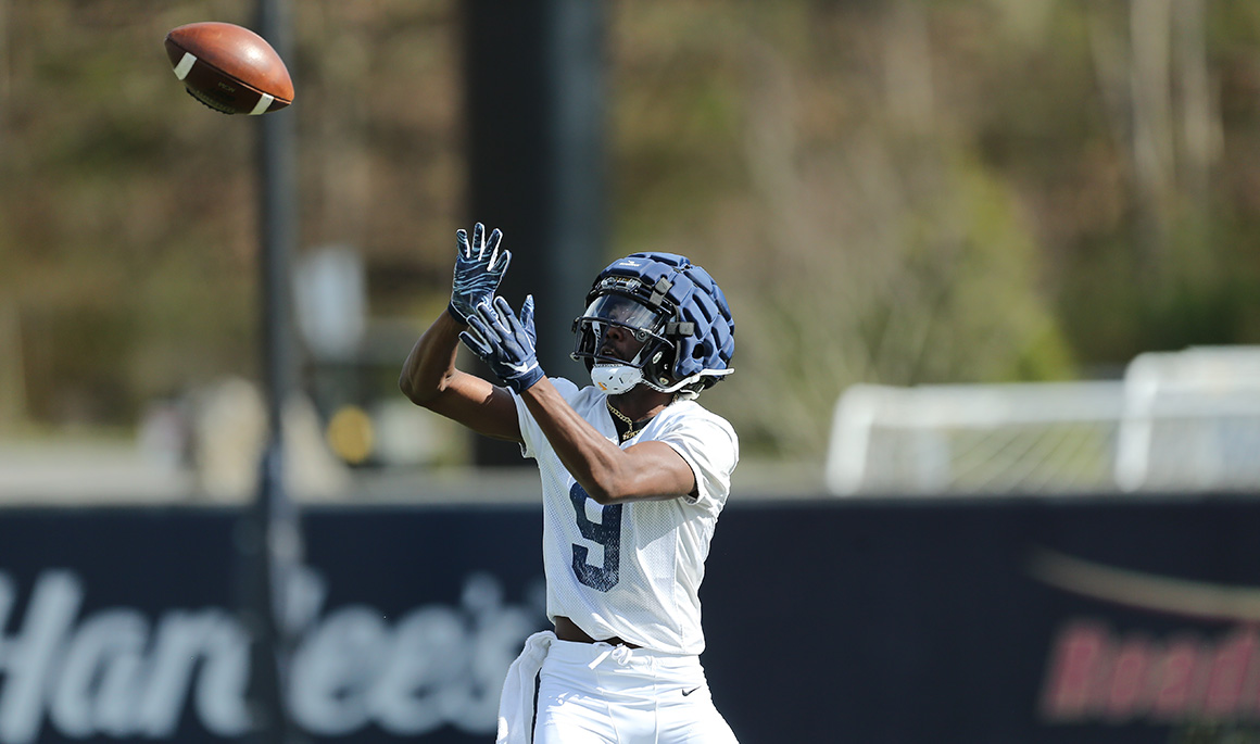 The defending <a href="/SoConSports/">The Southern Conference</a> Champs are back at it 😤

#ETSUTough
