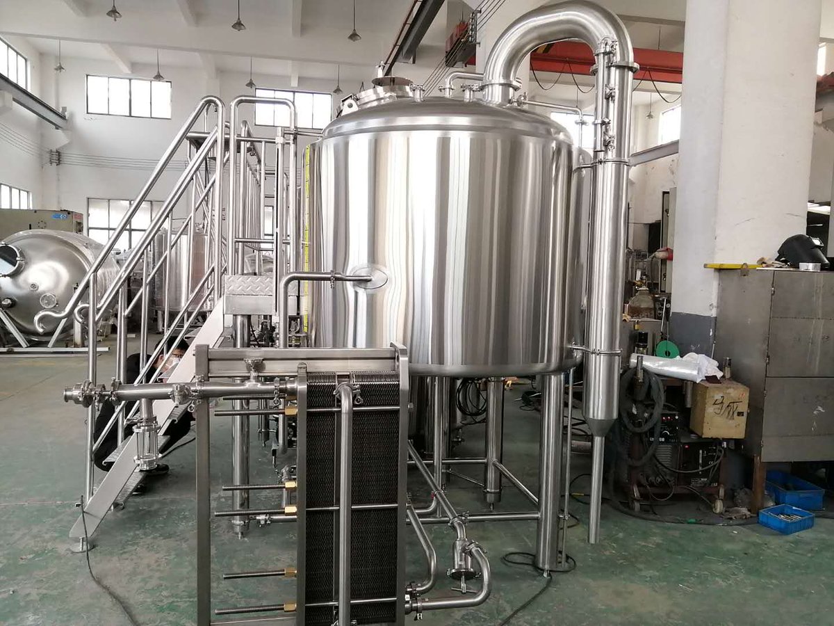 1000L brewery system and filling line
#beerequipment #fermenter #beerbrewing #brewequipment #beerfermenter #brewery
#10bblfermenter #beerlover #beertank #craftbeer #brewing #brewhouse #malt #beer #brewsystem #beerfiller