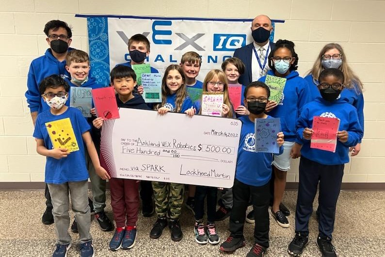 ALESFalconbots's tweet photo. Thank you @SPARKfoundation and our PWCS robotics sponsors @LockheedMartin &amp; @MicronTech @MicronGives for your support and helping our Falconbots soar to new heights as we competed at States and look forward to Worlds!  #AshlandSOAR #AshlandRobotics https://t.co/G6mgeCCeuU