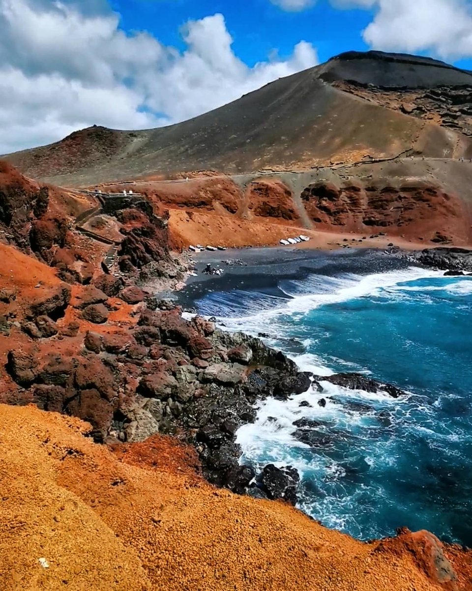 flashbac76's tweet photo. So many colors in just one place. #amazing
#insta #huaweip30pro #huaweiphotography #nature #sky #water #clouds #naturephotography #naturelovers #landscapes #skyporn #travel #instatravel #onthego #greatshotz #Lanzarote #CanaryIslands https://t.co/EPH8Ra9WWV