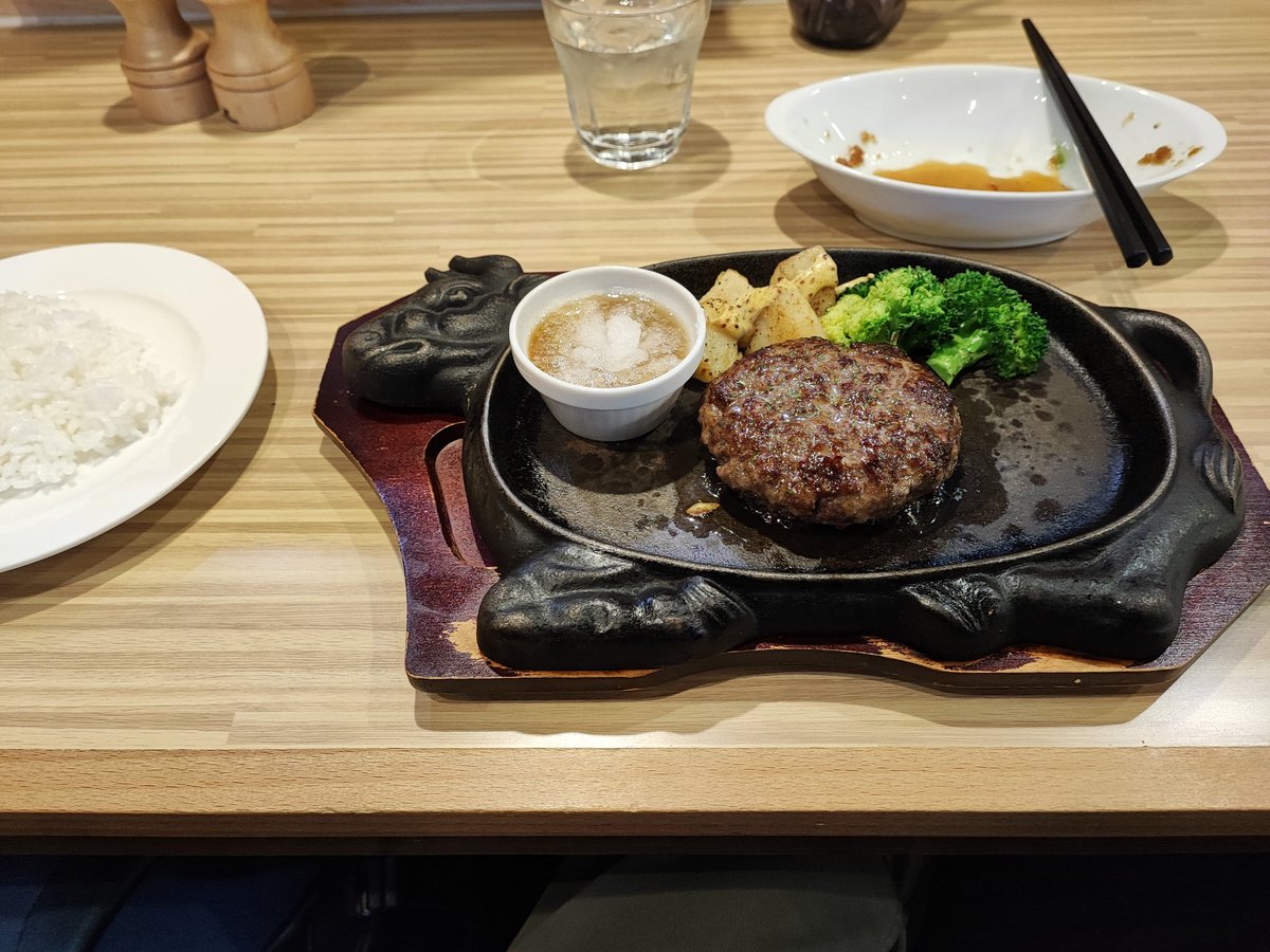 xyz9071's tweet photo. 今日は牛さん食べたで🤤
#牛s
#gyus
#飯テロ https://t.co/SeMwZkJYDl