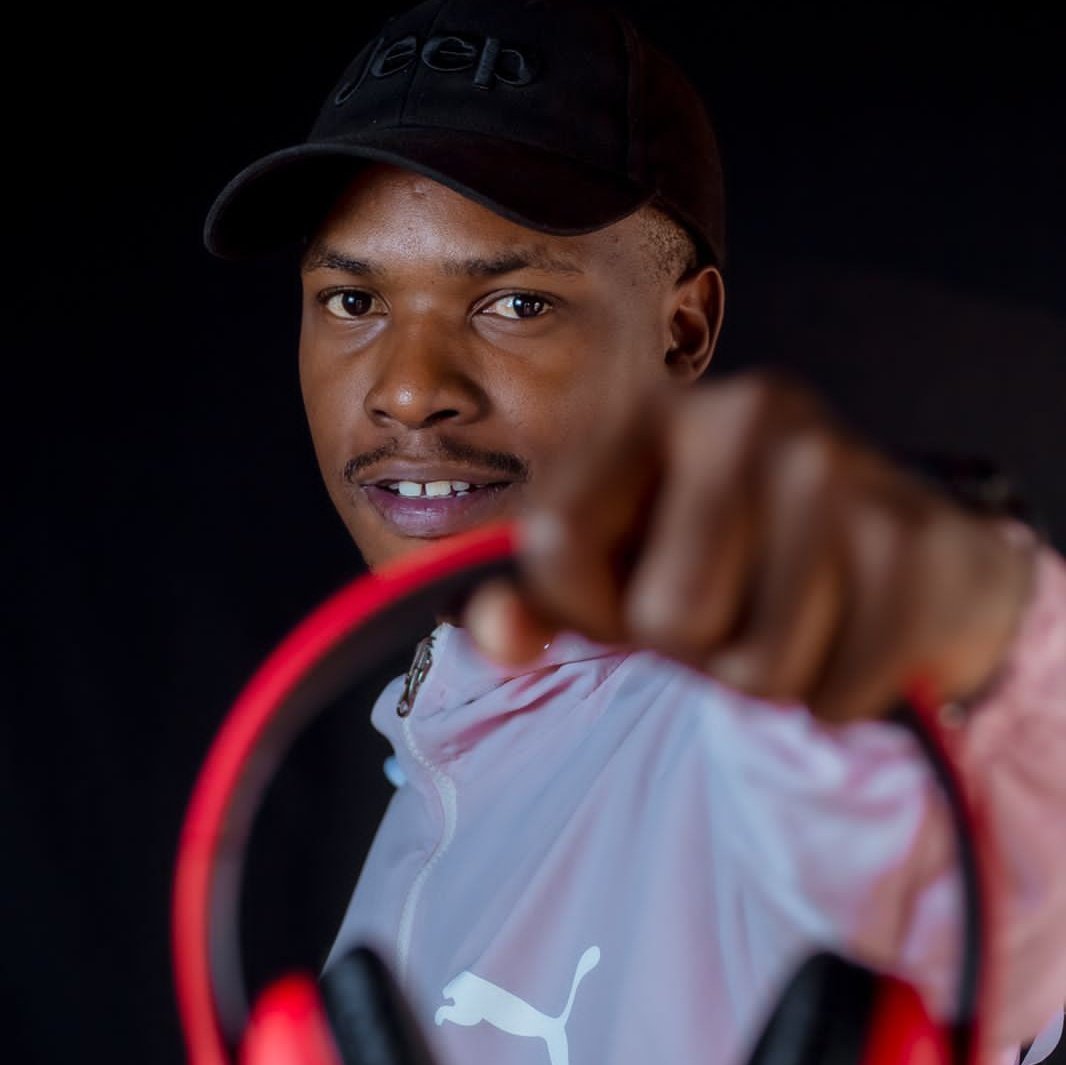 DJ Hloni tweet media