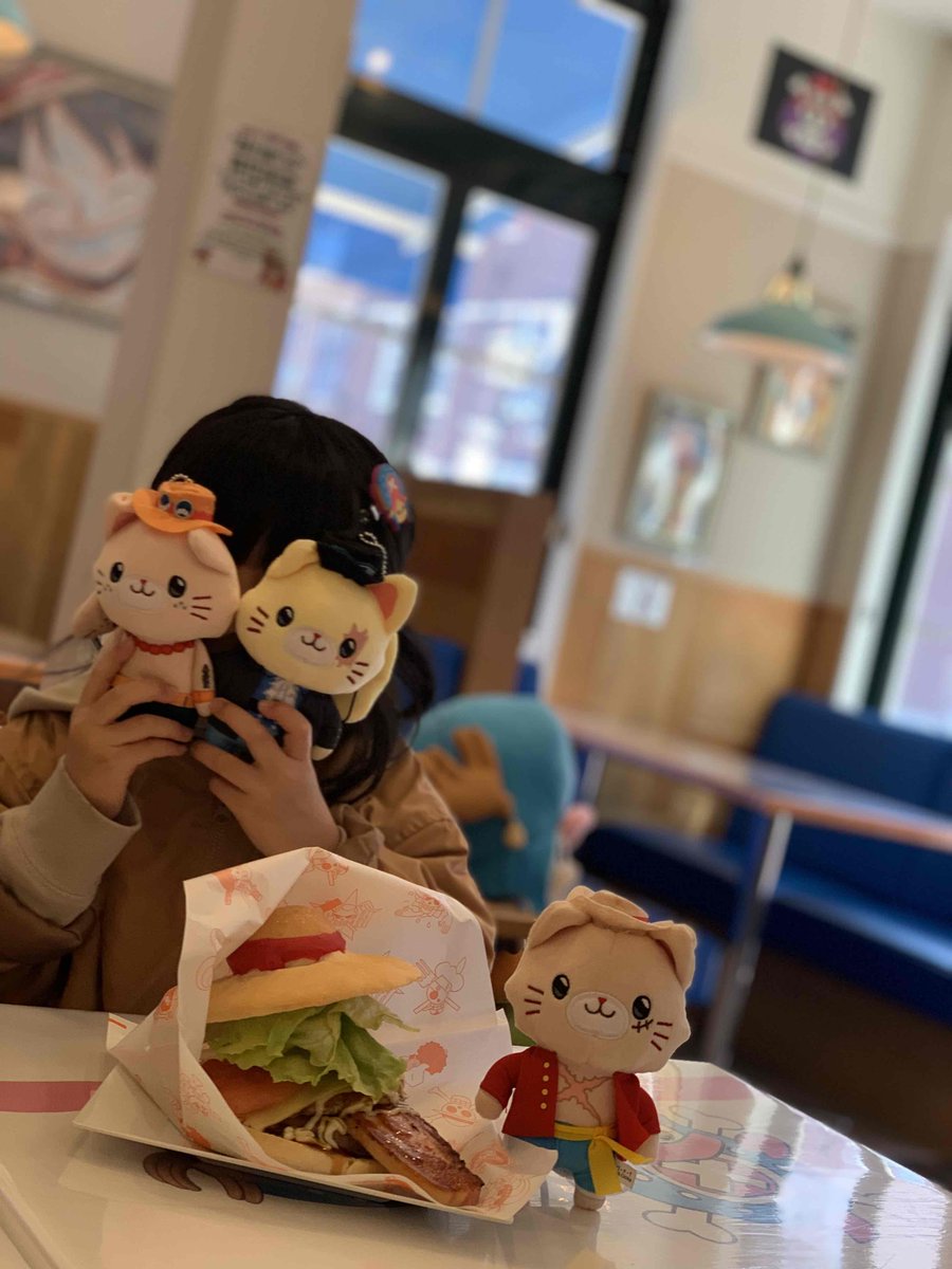 op_htb_official's tweet photo. 【#ありがとうサニー号！】あと1日
営業中、多くのワンピファンの方と語り合せて頂きました。店内でたくさんの写真を撮って頂いたり、アンケートに熱いメッセージを頂くことも。
毎日がワンピースに溢れた、幸せと感謝の日々でした。

#ONEPIECE
#ハウステンボス
#サウザンド・サニー号ポートタウン https://t.co/CuVbWoWCzO