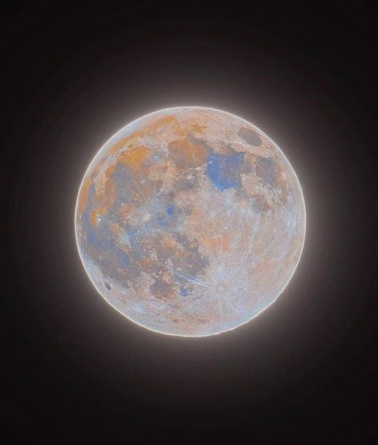 AddieMathias's tweet image. i really like the moon