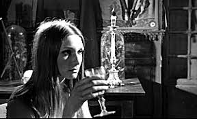merlinpapin3's tweet photo. Un Jour, Une Réplique (Ce n'est pas un avis !)
- L'antidote, il est prêt, il faut l'essayer !
- Crois-tu qu'il soit efficace ?
- Il faut l'essayer !
#LeViolduVampire de #JeanRollin avec Bernard Letrou, Marquis Polho et Solange Pradel
@FredOL69007 https://t.co/22Q5uBrcRw