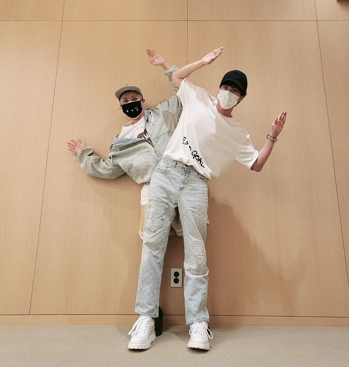 O613file's tweet photo. speedy recovery our beloved 2seok ♡ https://t.co/rZ9dNmCffp