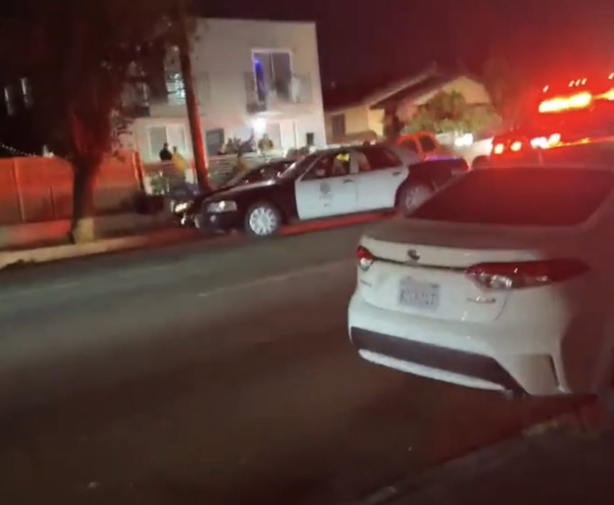 thexanaxplug's tweet photo. A person was sh-t on Whittier &amp; Lorena in Boyle Heights. The suspect fled with the g-n. https://t.co/L27XPKubIs