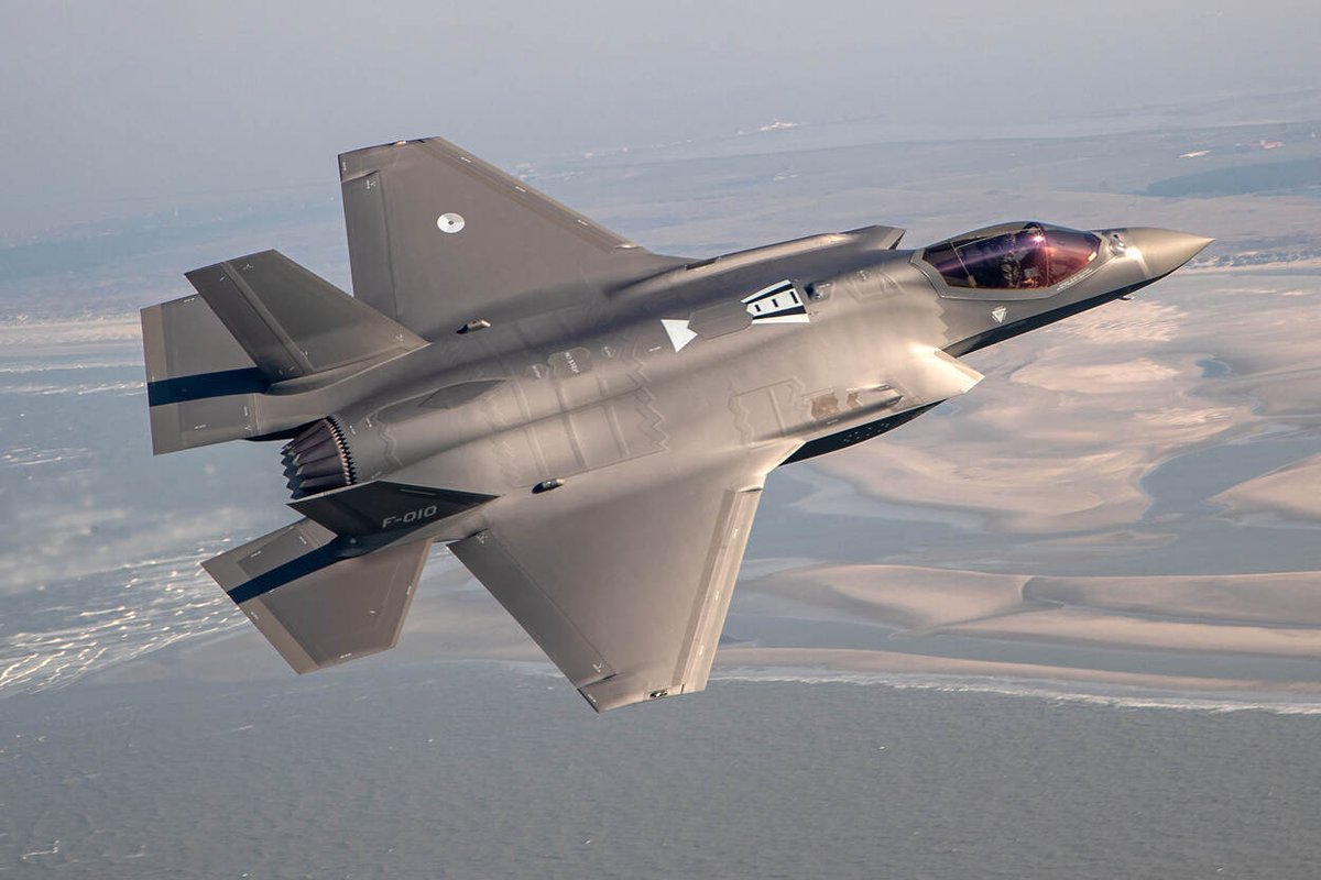 De mariniers van het 22RSQN zijn vertrokken naar Bulgarije. Zij zullen daar de F-35's van de <a href="/Kon_Luchtmacht/">Koninklijke Luchtmacht</a> beveiligen, die gaan bijdragen aan de gezamenlijke NAVO-luchtverdediging. 

De mariniers zullen nu eerst de eigen onderkomens gaan opbouwen. 

#QPO #Kracht #NAVO 
NATO