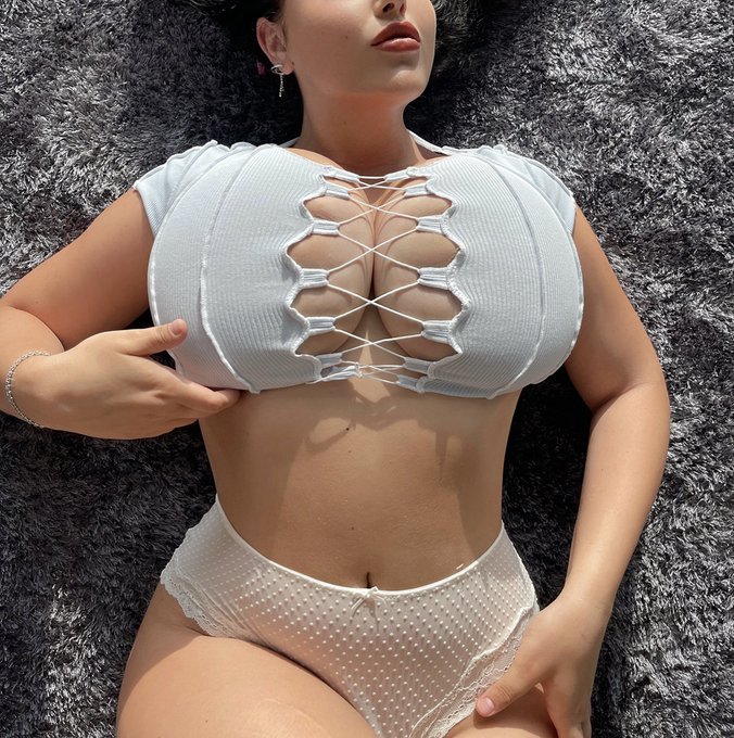 💋 https://t.co/qLIMr5mBH2