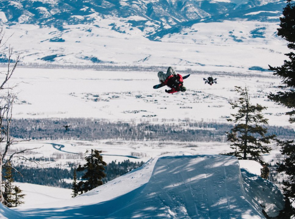 WIRED's tweet photo. The organizers of a live snowboarding broadcast wanted to create a more immersive viewing experience. So they hacked together a custom drone for the job: https://t.co/lTMtJ0mSnd

📸: Natural Selection https://t.co/uod3pnHsAn