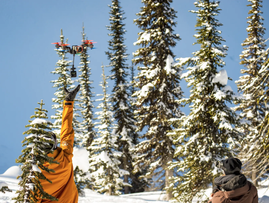 WIRED's tweet photo. The organizers of a live snowboarding broadcast wanted to create a more immersive viewing experience. So they hacked together a custom drone for the job: https://t.co/lTMtJ0mSnd

📸: Natural Selection https://t.co/uod3pnHsAn
