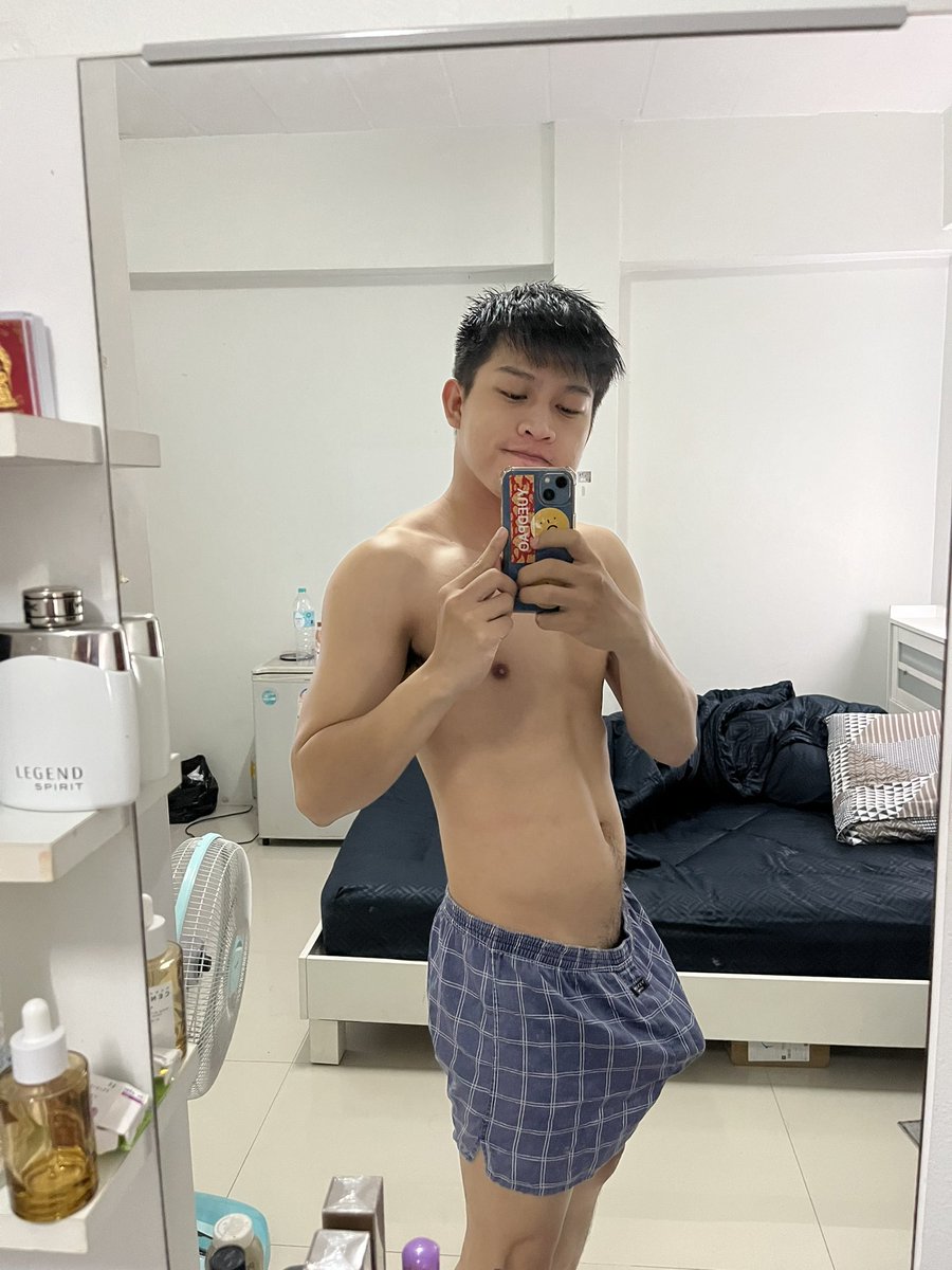 tktktk95's tweet photo. เกร็กคู แม่งครั้งเดียวพอ แข็งจนปวดข้ามวัน555 https://t.co/fKpRjob9uf