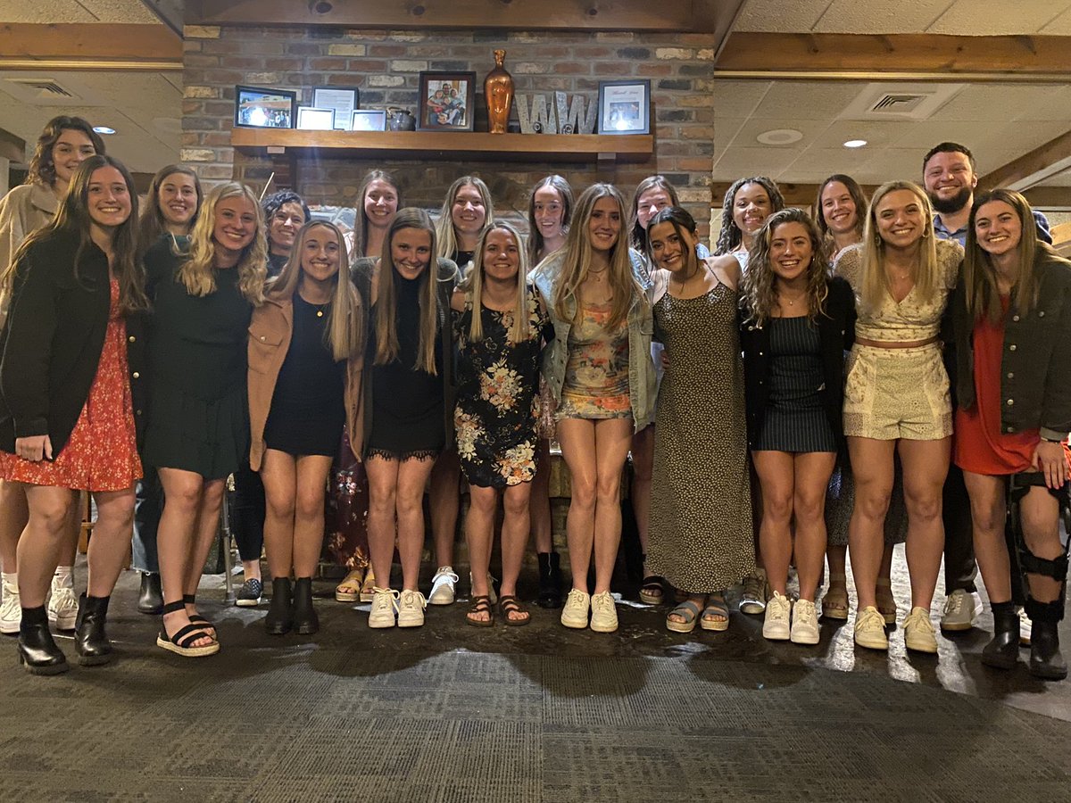 UwrfWbb's tweet photo. Team banquet tonight! So great getting together to celebrate such a fun and successful season! 

Award winners are in the thread 👇🏽 https://t.co/7sefEcL9ko