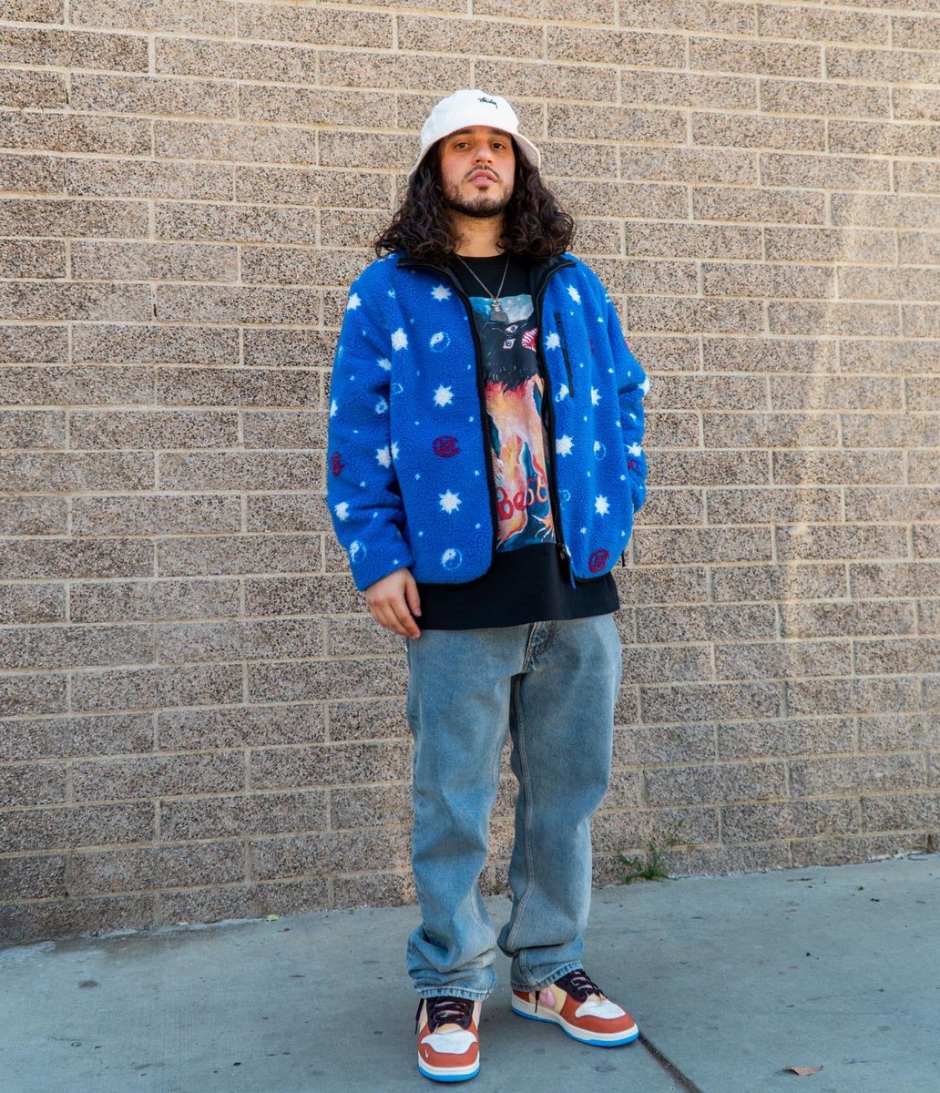 russdiemon's tweet photo. 🥂 https://t.co/DJ86c8Ks1H
