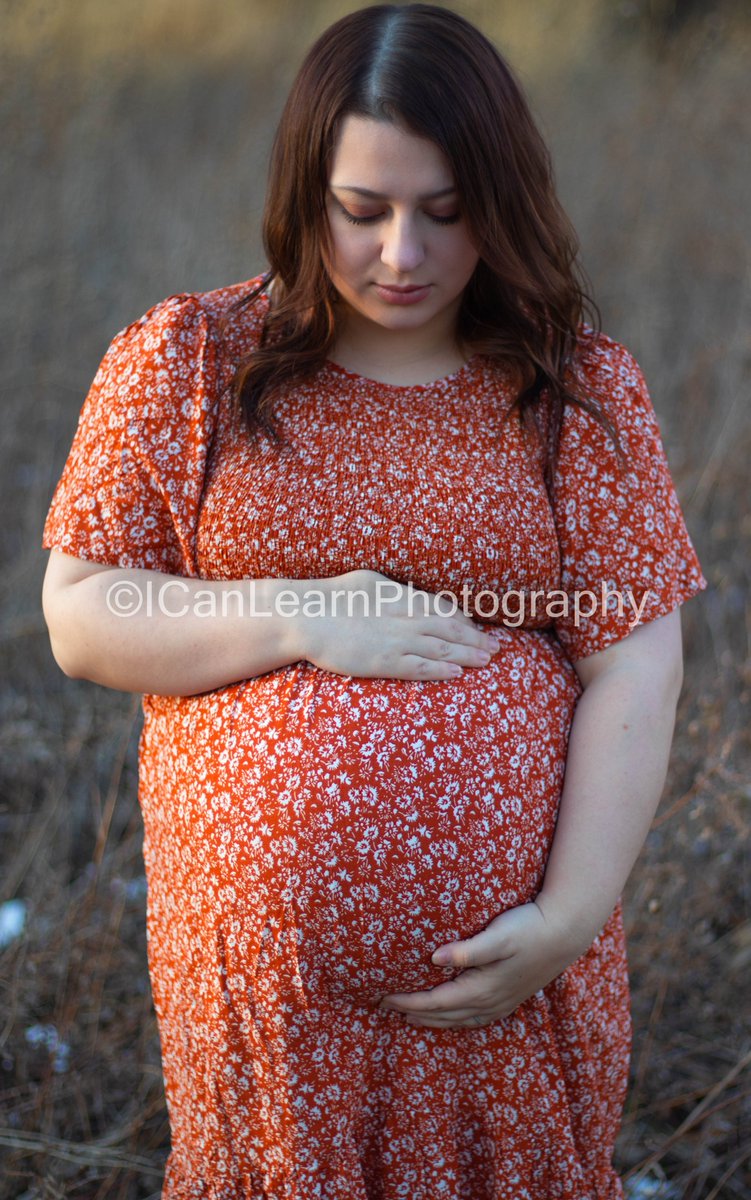 icanlearnphoto's tweet photo. One of the most, if not the most, common photos photographers take are portrait and family photos. We will go over what makes a great photo depending on the number of subjects and where the photo is taken. #portraitphotography #familyphotography #depthoffield https://t.co/6z6ta8aSj4