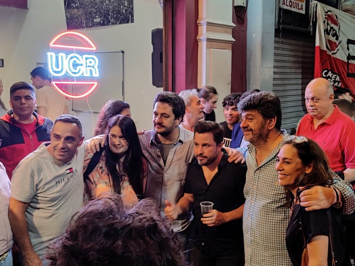 TETAZ EN EL SAGUIER 💪🏼

Recibimos la visita de <a href="/martintetaz/">Martin Tetaz</a> y de tantos otros amigos y amigas de El Saguier en vísperas de nuestro 12 aniversario. Gracias por acompañarnos, juntxs vamos a EVOLUCIONAR la Argentina!!! 🇵🇱