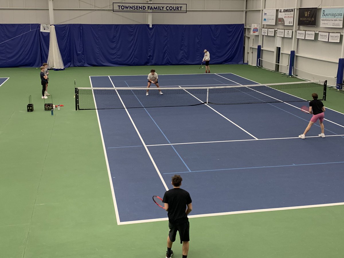 BV_LynxTennis's tweet photo. Two afternoon and two late night practices in a row (plus some strength and conditioning with @CharleySmook ). Lynx 🎾 is hungry to work hard and improve with each point. Excited for the first match next Friday @ home. https://t.co/6pDMmO8UyZ