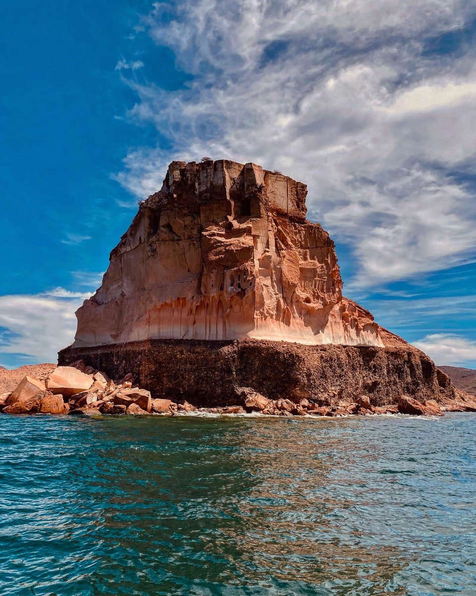 Susan_Tree's tweet image. Formaciones tectónicas y arquitectónicas en Espíritu Santo