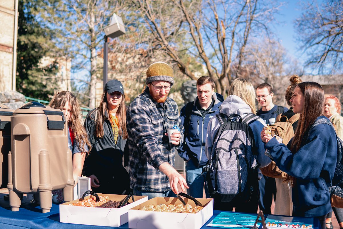 usuartsci's tweet photo. Thanks to everyone who came out to our Muffins with Mehdi and Cup of Joe with Joe event. We loved seeing you all there!
#chassweek #chassusu #GoAggies https://t.co/CEDNnNU2LL