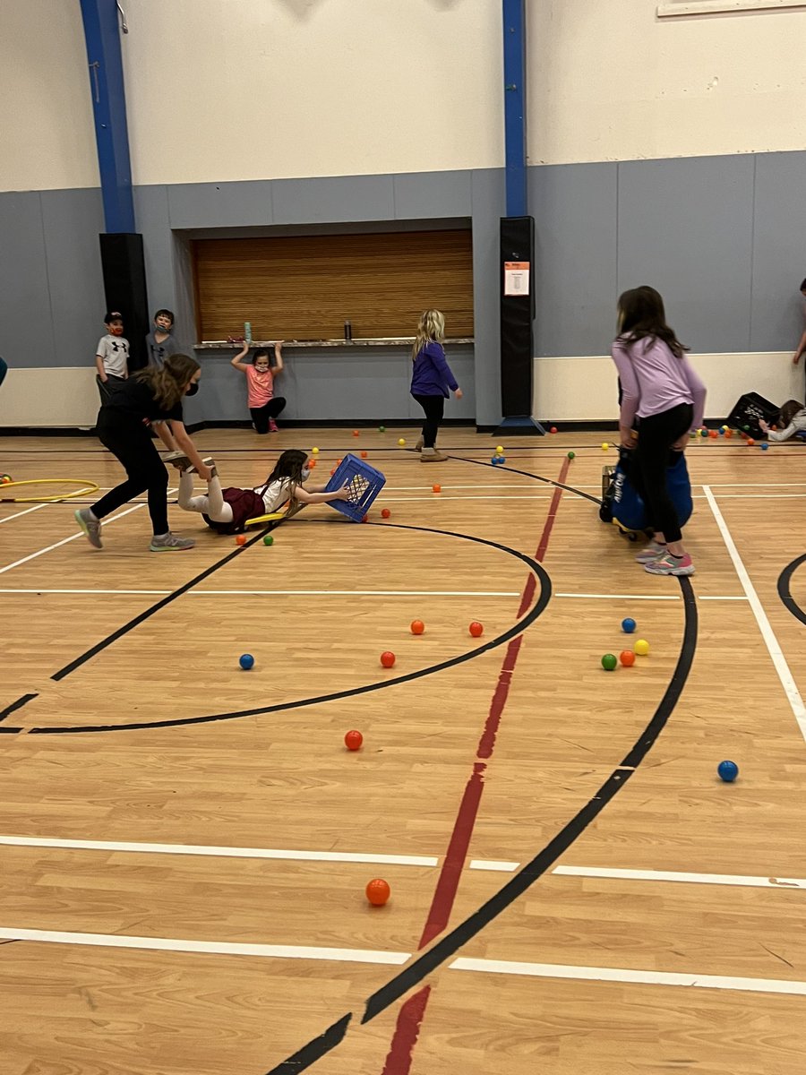 AngieCML3's tweet image. A wonderful day of fun celebrating Winter Carnival @RandomIslandAca