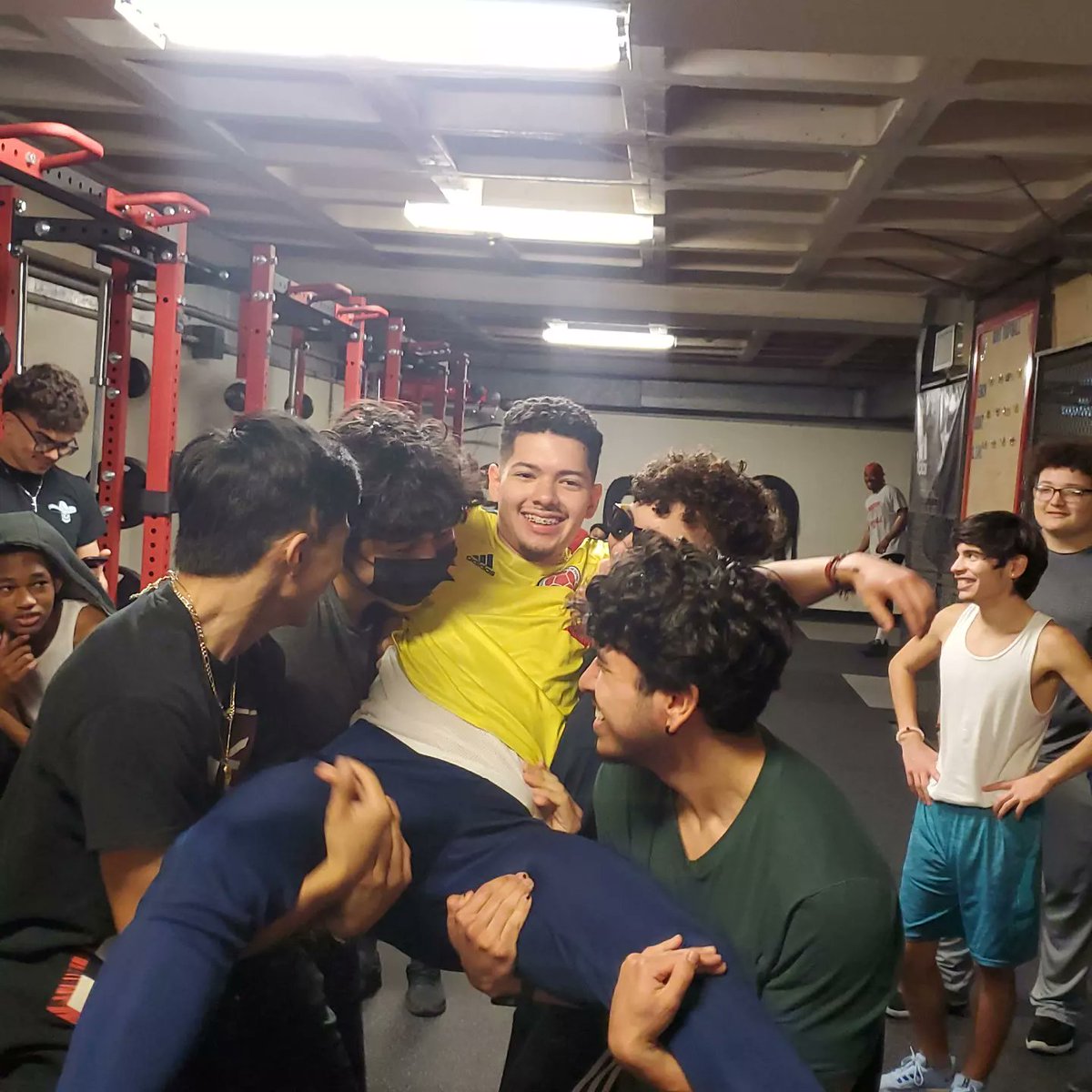 Happy 18th Birthday to Team Captain and 2022 Morton HS Salutatorian Ernesto Rojo.
#MortonTF
#Gogovs