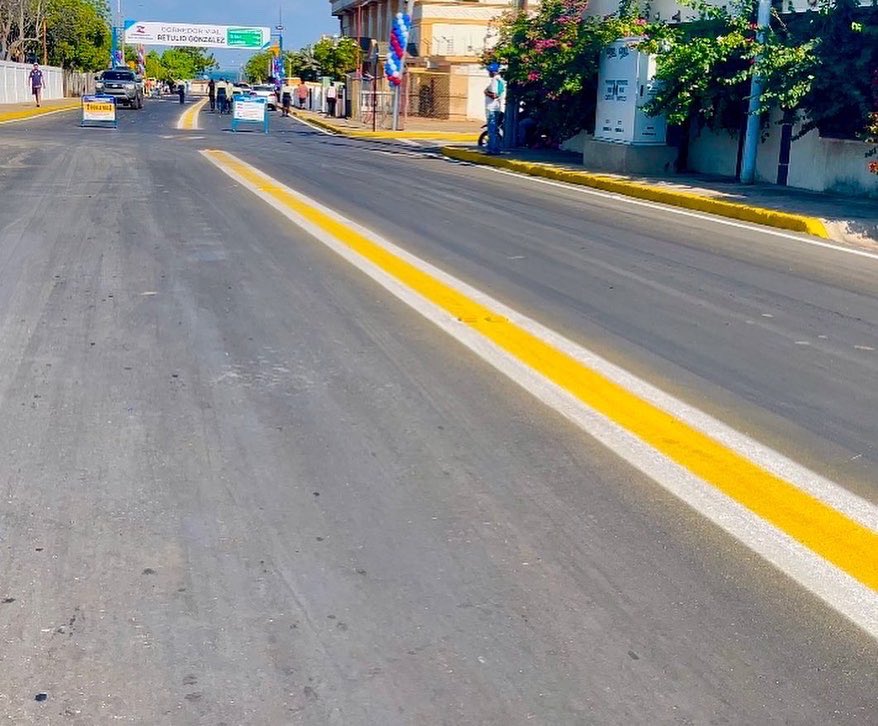 Somoszulianidad's tweet photo. El Zulia sigue avanzando hacia el progreso. Hoy #22M el gobernador @manuelrosalesg inauguró el corredor vial Betulio González en el municipio San Francisco #DichoYHecho https://t.co/ehvyLpKDmN