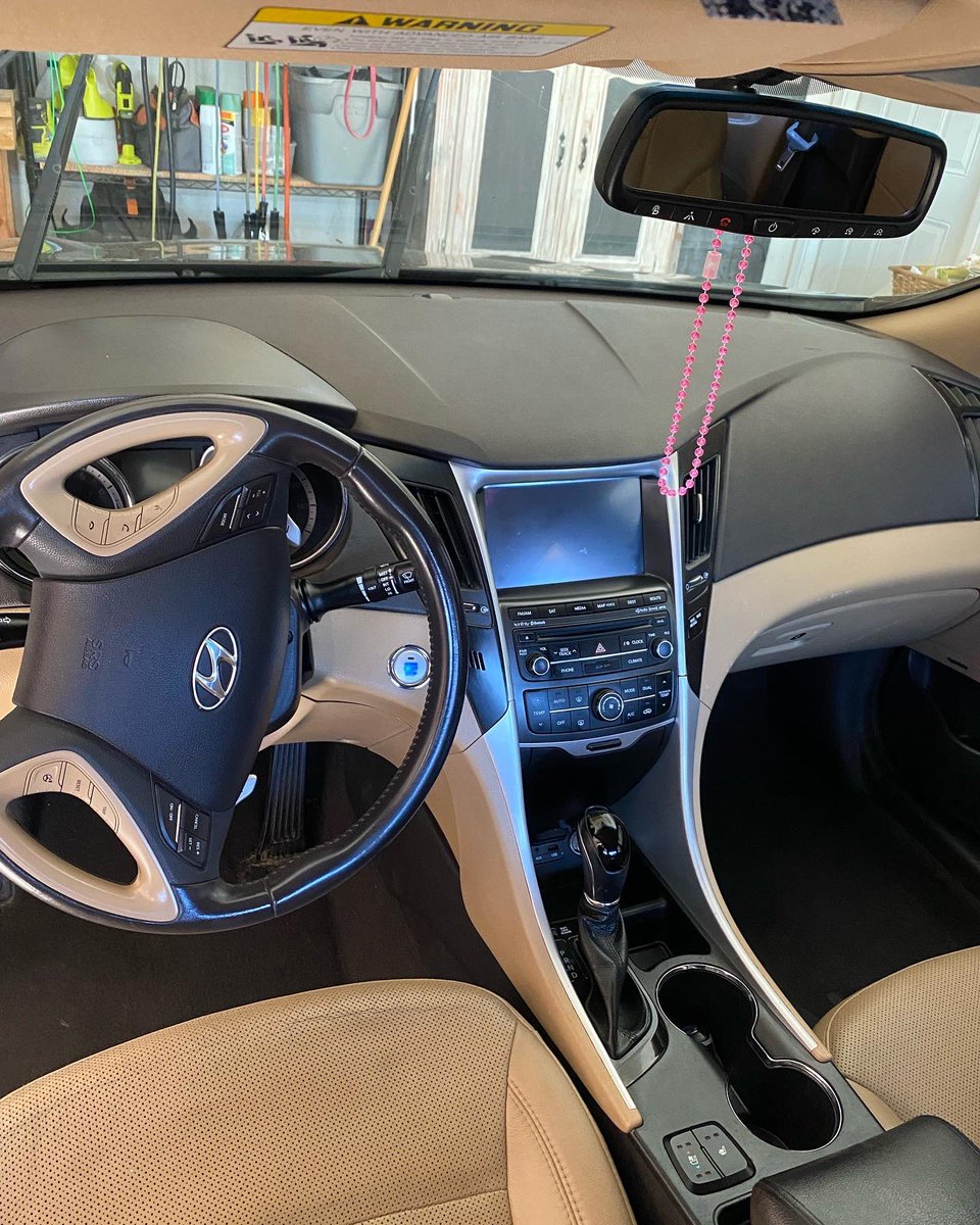 PedroMTZ31's tweet photo. Recently started a small detail business! If you need a clean car shoot me a DM would love to work with y’all✅ https://t.co/NfczfeEqOf