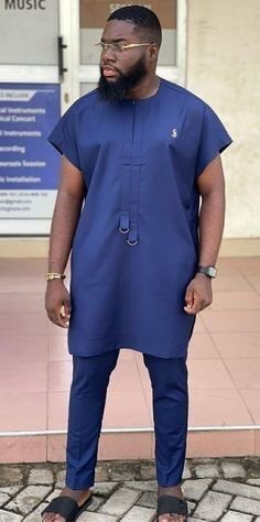 bachsuitsug's tweet photo. Fit- check. Fabric- check. Color- check. Price- check. Get an Ankara suit today @bachsuitsug located at KM plaza wandegeya opposite Shell- kfc ✊🏾 
#bachsuits https://t.co/H8wgbjOy68