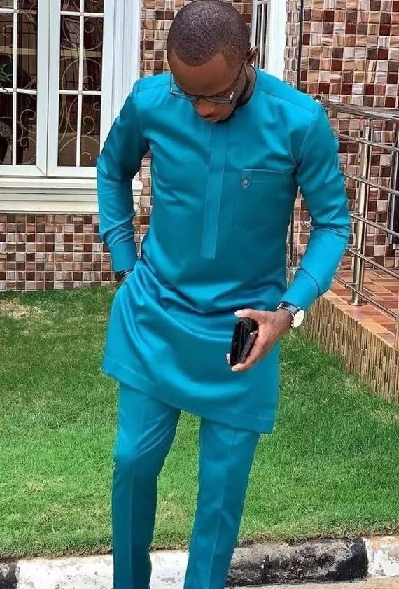 bachsuitsug's tweet photo. Fit- check. Fabric- check. Color- check. Price- check. Get an Ankara suit today @bachsuitsug located at KM plaza wandegeya opposite Shell- kfc ✊🏾 
#bachsuits https://t.co/H8wgbjOy68
