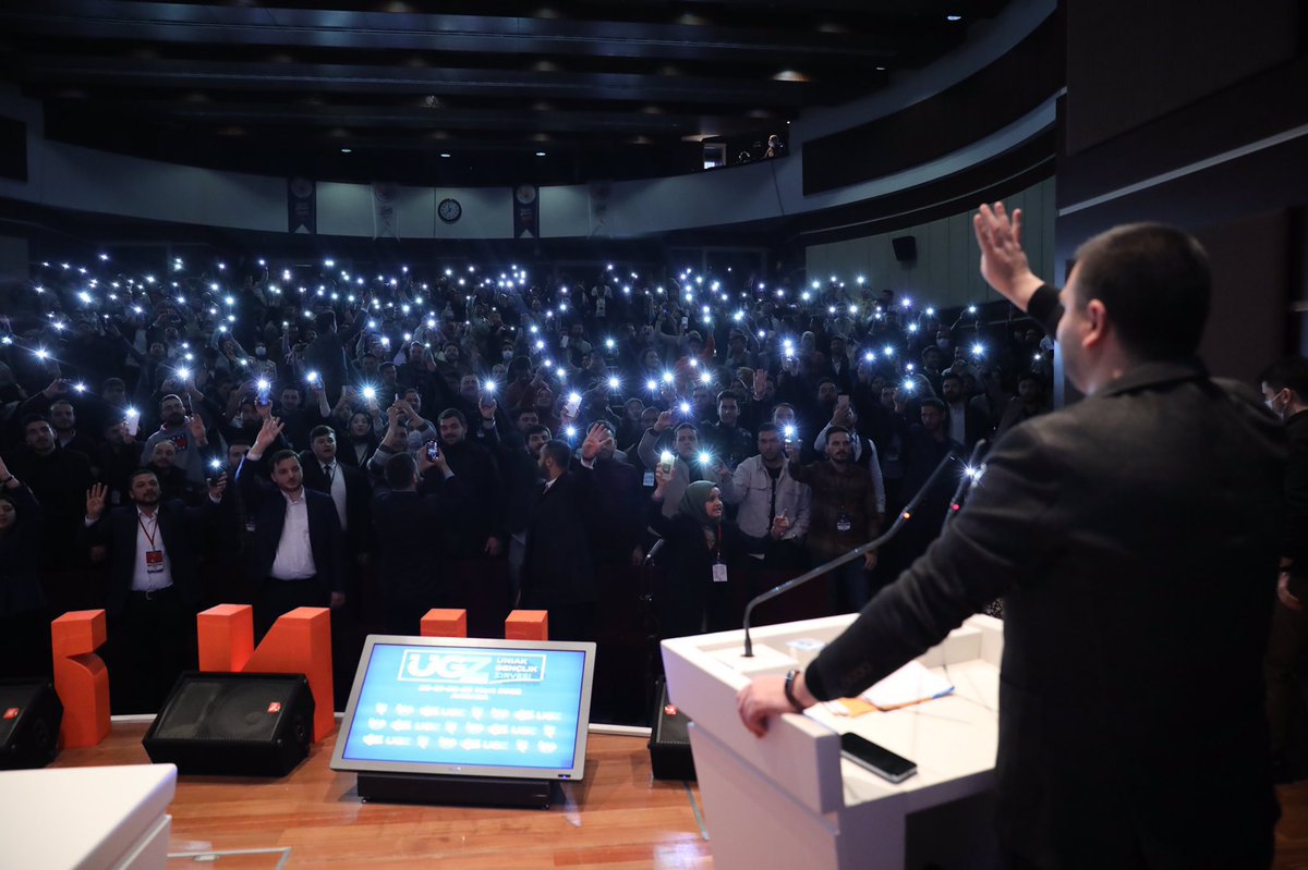 uniak_mardin's tweet photo. ÜNİAK Gençlik Zirvesi’nin son gününde, Genel Başkan Yardımcımız Sn. @_fatihsahin’i dinledik.

Ardından Gençlik Kolları Genel Başkanımız Sn. @eyupkadirinan’ın kapanış konuşmasıyla #ÜGZ22’yi tamamladık.

Enerjimiz ve motivasyonumuz TAM, kampüslerde rüzgar gibi esmeye HAZIRIZ! 🚀 https://t.co/Pz6RtpaTtp