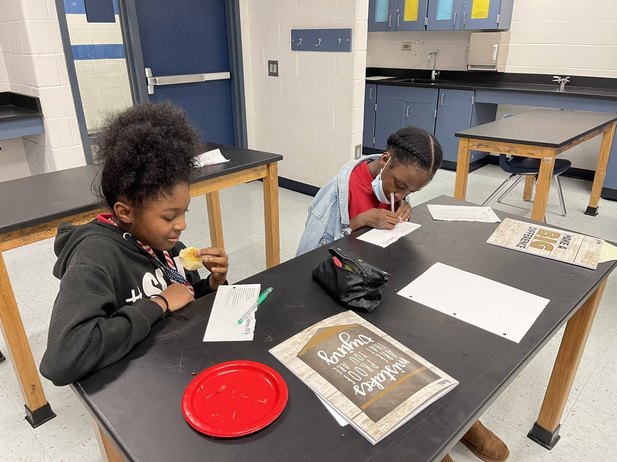counselortechie's tweet photo. Tonight our @BMSPatriots #gemsofhope learned more about their #gemsisters through interviews. They soon realized they were more alike than different. Keep shining ladies. @SpringISD @SSterlingTeel @TheRealCandaceJ @Shuester https://t.co/fIsHnOvfCF