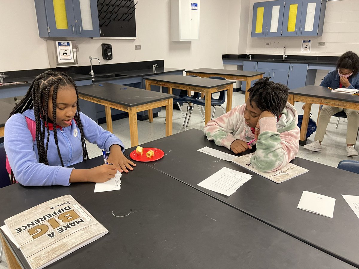 counselortechie's tweet photo. Tonight our @BMSPatriots #gemsofhope learned more about their #gemsisters through interviews. They soon realized they were more alike than different. Keep shining ladies. @SpringISD @SSterlingTeel @TheRealCandaceJ @Shuester https://t.co/fIsHnOvfCF