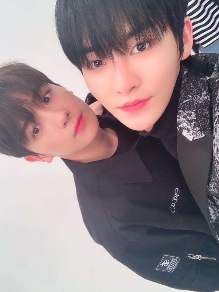 with <a href="/lhjhourly/">hourly hyunjae</a> ૮˃̵֊ ˂̵ ა
#현준 #허현준 #hyunjun <3