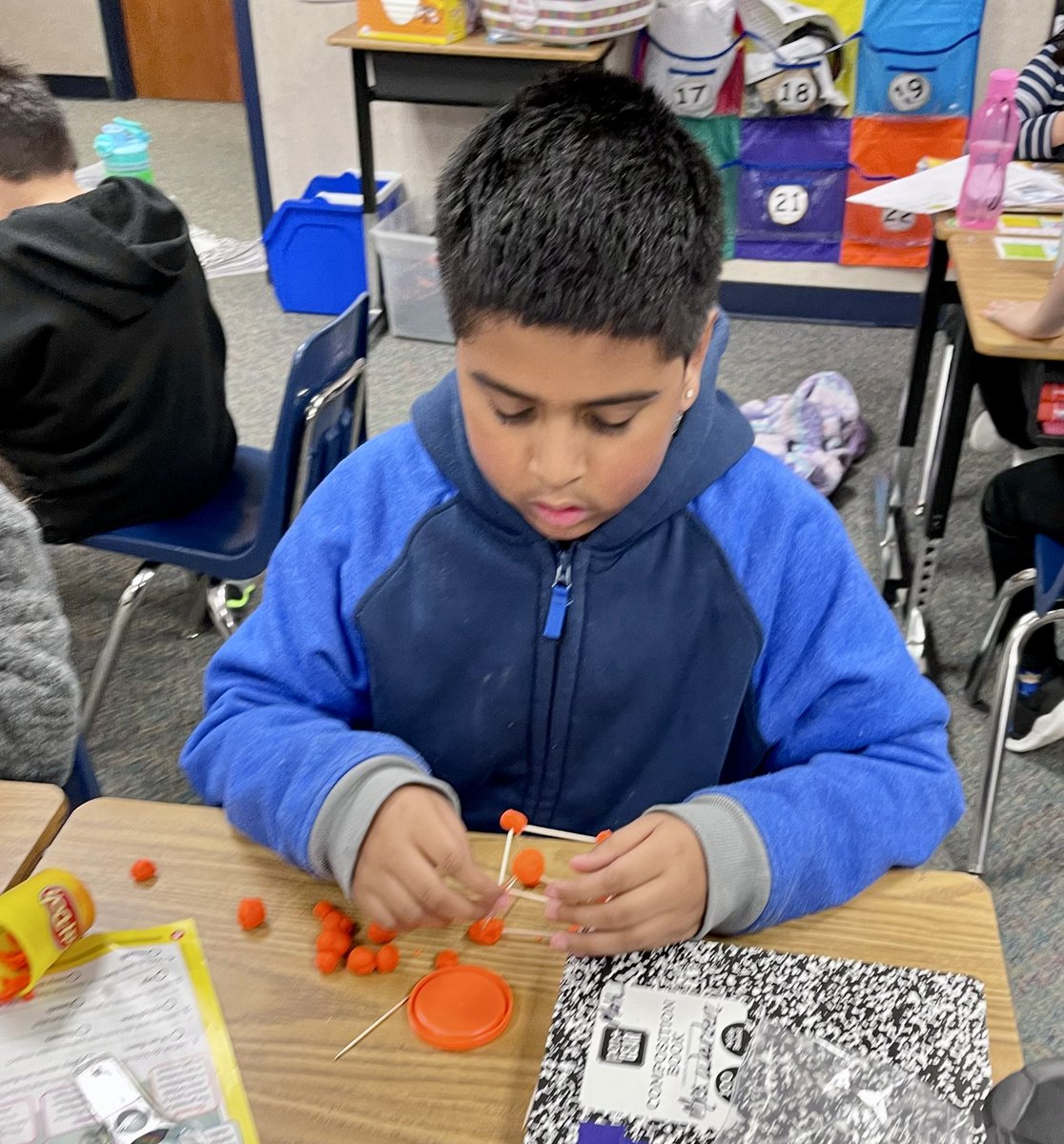 WardenRobinE's tweet photo. Building 3D shapes! #myMISD #minshewcolts https://t.co/nlFtJwhhh2