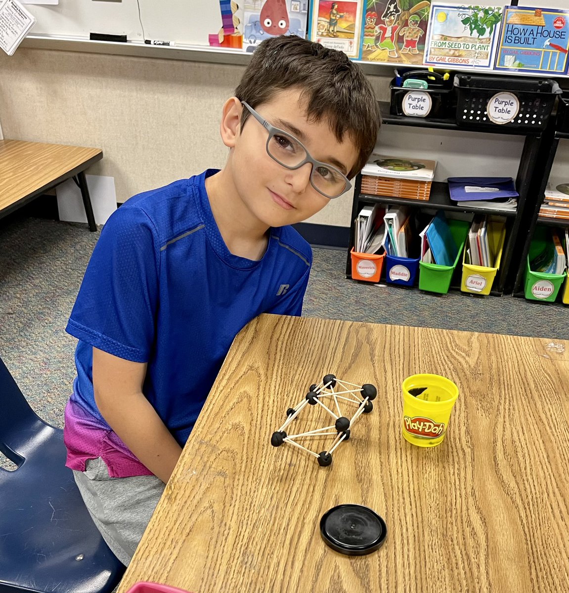 WardenRobinE's tweet photo. Building 3D shapes! #myMISD #minshewcolts https://t.co/nlFtJwhhh2