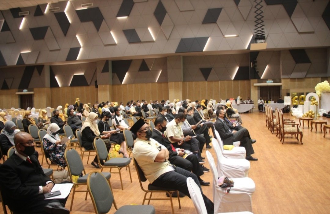 Sesi Pembukaan Program Hari Bersama Pengarah, Bicara Integriti Dan Motivasi Kakitangan CSFB telah diadakan pd 23 Mac 2022 di Dewan Tan Sri Mahfoz Khalid. 

<a href="/IrZulkefly/">Mohd Zulkefly S</a>
<a href="/AmranMohdMajid1/">Amran Mohd Majid</a>
<a href="/shamsulakmar_/">Shamsul A Munir</a>
<a href="/JKRMalaysia/">JKR Malaysia</a>
<a href="/csfbjkr/">CSFB JKR</a>