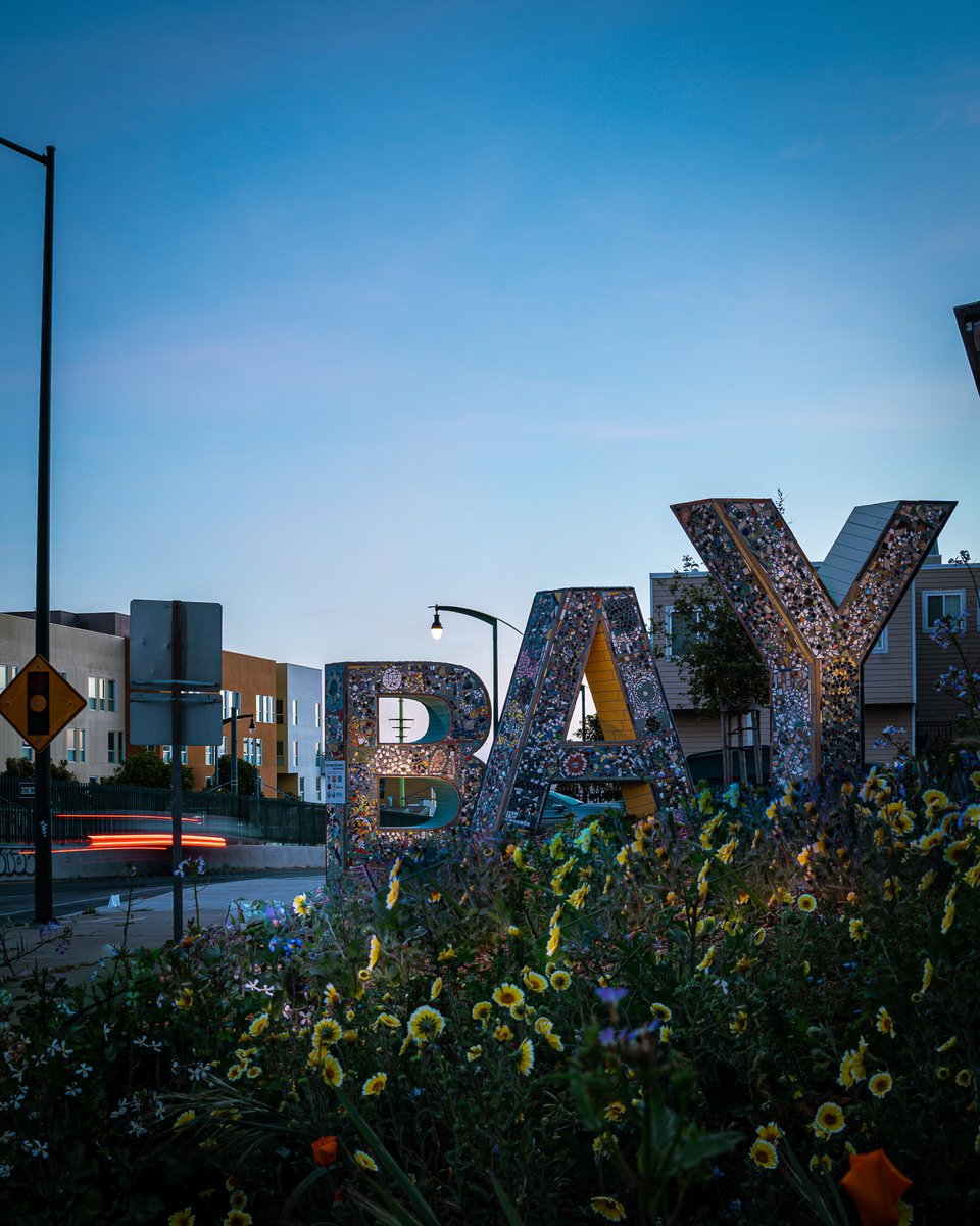 Sunrise spring equinox photoshoot at our <a href="/HOKNetwork/">HOK (Designing the built environment)</a> newly opened BAYVIEW Gateway park in   SF!! hok.com/projects/view/…  3yrs of community planning/design w/ BayviewHill Assoc, <a href="/sfpublicworks/">San Francisco Public Works</a> <a href="/SFParksAlliance/">SF Parks Alliance</a> +more <a href="/JohnKingSFChron/">John King</a> <a href="/aarieff/">Alif Arieff</a> <a href="/lafoundation/">Landscape Architecture Foundation</a> <a href="/TCLFdotORG/">The Cultural Landscape Foundation</a>