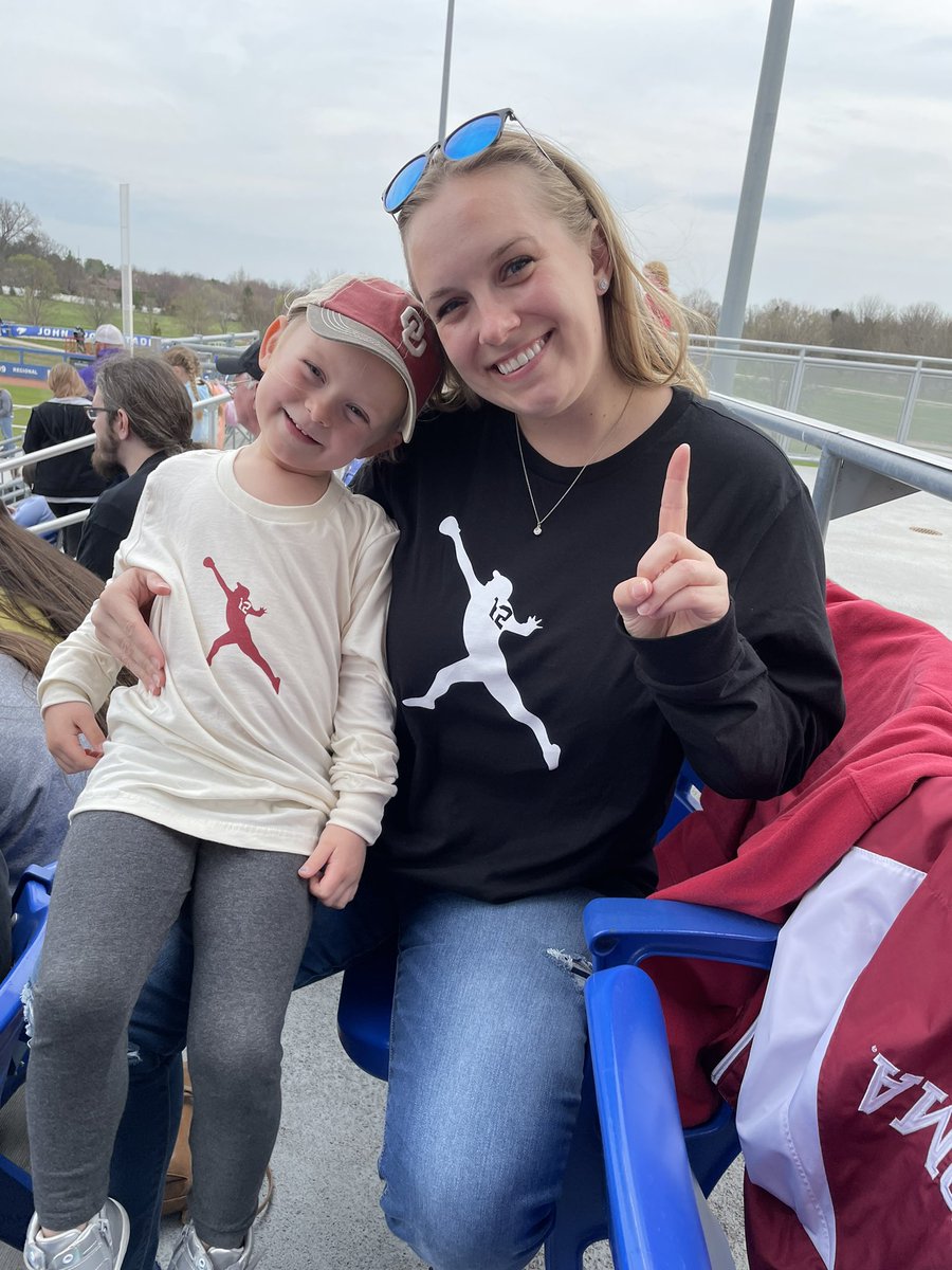 abo_152112's tweet photo. My girl and I in our #jumplou gear! https://t.co/73rfWXIDI1