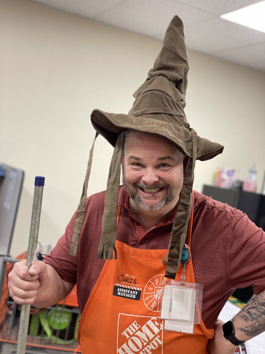 Any guesses on our success sharing theme here at #THE4015 ?   We can’t wait to unlock this chamber of secrets tomorrow with our Sherwood Fam!!! #successsharing2022  ⁦<a href="/geri4015/">Geri Downs</a>⁩ ⁦@HDcmead⁩ ⁦@RosebudOMalley⁩ ⁦<a href="/ElijahJoslyn/">Elijah Joslyn</a>⁩