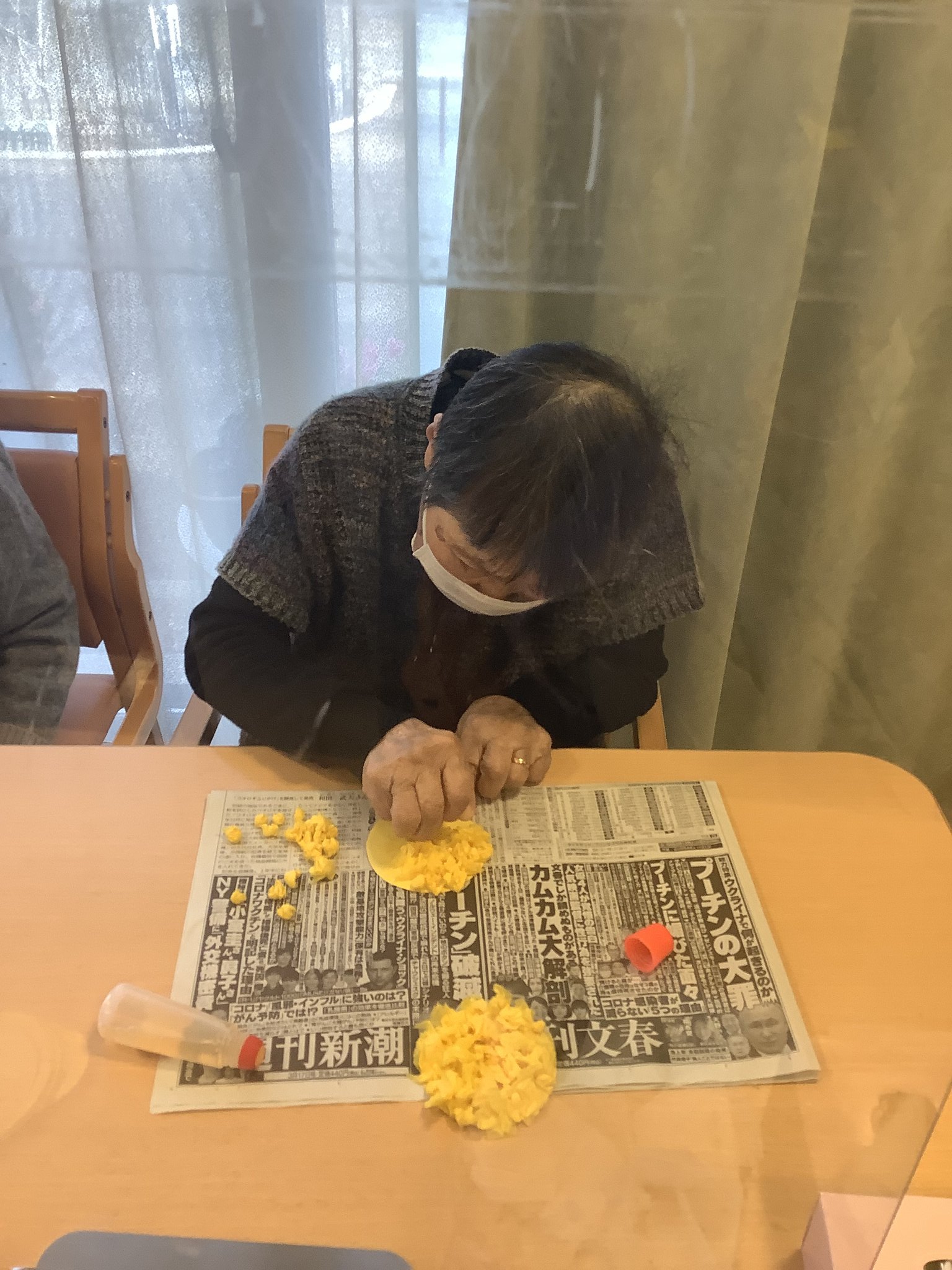 デイサービスセンター初音の杜 製作活動 菜の花 完成作品が楽しみです 社会福祉法人 一誠会 地域密着型 デイサービス 認知症 認知症ケア 認知症予防 介護 脳トレ レクリエーション 菜の花 春 製作 T Co Qprz0sqsry Twitter