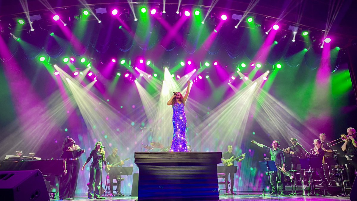 NickWeirShowbiz's tweet photo. This is what a @RoyalCaribbean #RoyalCaribbeanEntertainment #SignatureArtist looks like. From our new  #SignatureArtistProgram, #JenniferSinger! ~ with Musical Director, Serge (from Ukraine 🇺🇦), his Orchestra (featuring the High Cs Horns), and Mia and Alicia on BGVs. #AllStars https://t.co/IOehoBUsfr