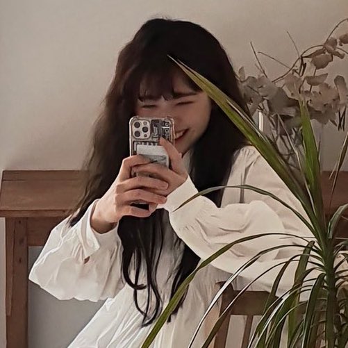 mashirohours's tweet photo. she looks like a princess 🥺🤍 https://t.co/jll3iSVXp8