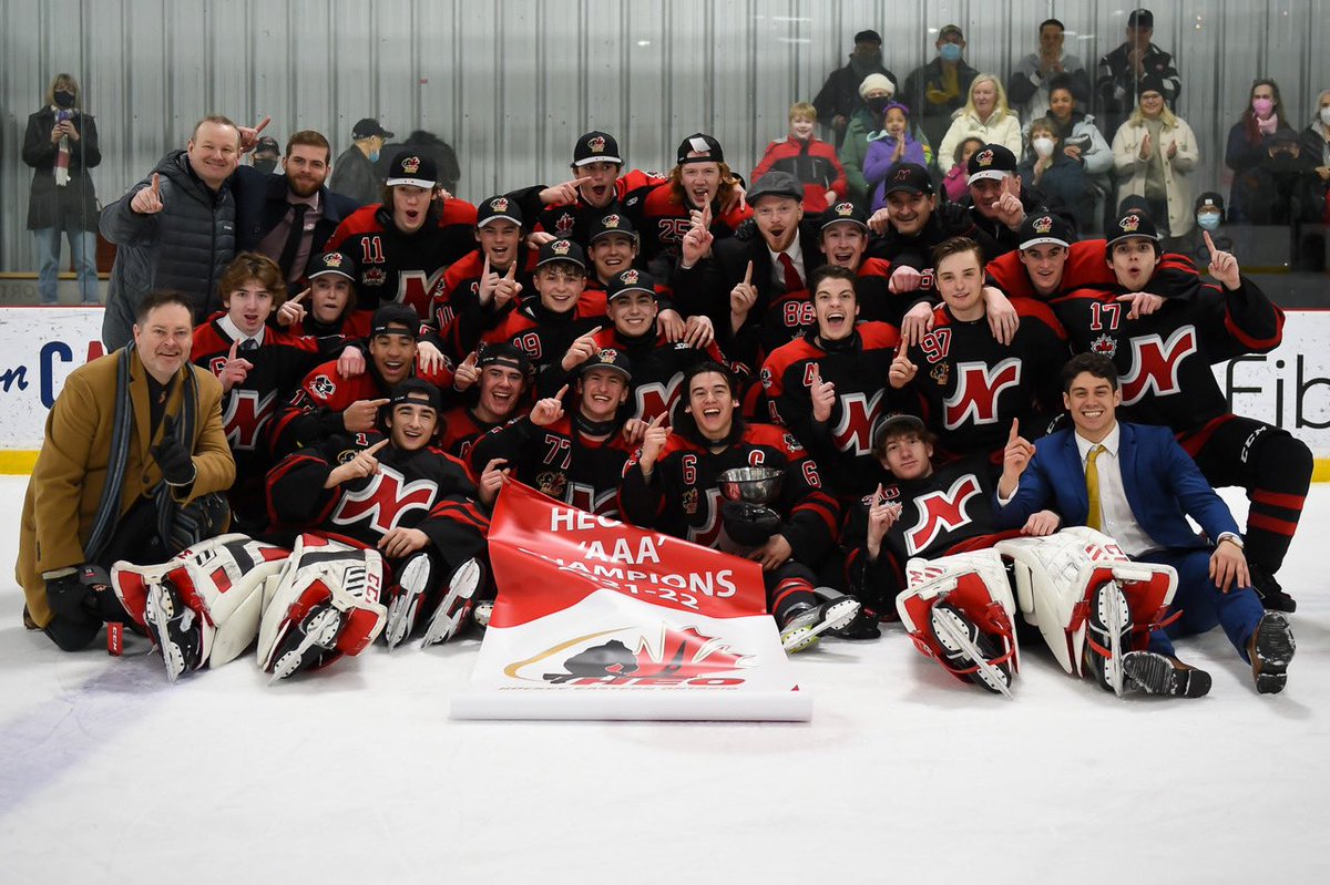 Puck_Pulse's tweet photo. The 2021-22 @HEOU18AAA Champions @RaidersU18AAA 

📷 https://t.co/GKlYtY7pWa https://t.co/P5MwStSHR2